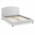Letto matrimoniale con testiera bianca in